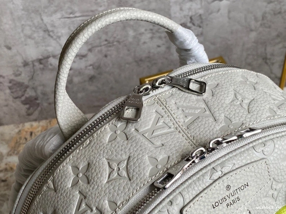 WIS ELLIPSE BACKPACK LOUIS VUITTON 0811